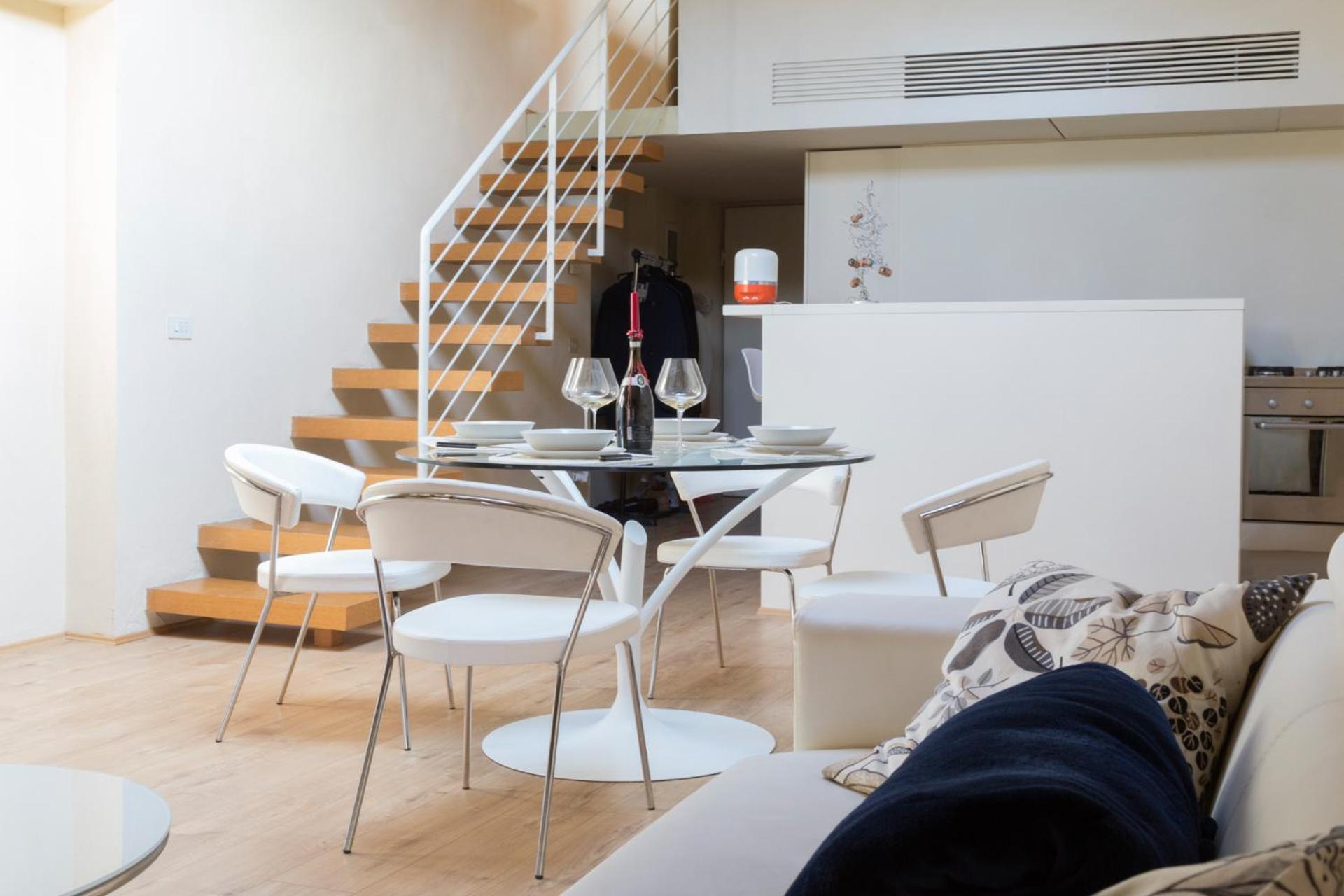 The Artist's Loft Apartment *